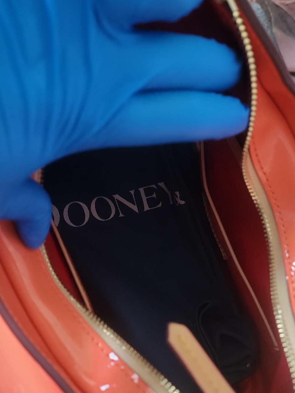 🧡DOONEY & BOURKE ORANGE PATENT LEATHER HOBO SHOULDER BAG - Picture 5 of 10